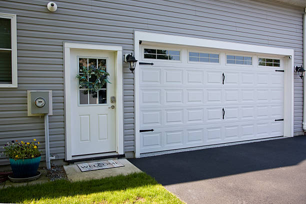 24/7 Emergency Garage Door Panel Replacement experts in Kimball County County, NE